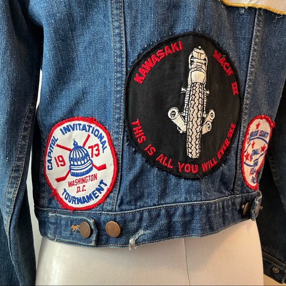 Vintage 70s Wrangler Denim / Jean Jacket w/ Handsewn Patches - Picture 5 of 8